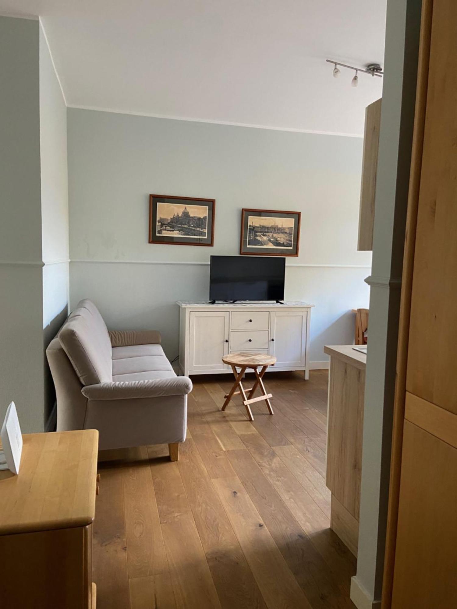 Fewo Mit 2 Schlafzimmern, Wohnkueche, Terrasse Bonn Luaran gambar
