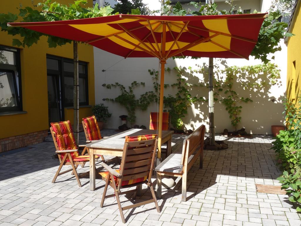 Fewo Mit 2 Schlafzimmern, Wohnkueche, Terrasse Bonn Luaran gambar